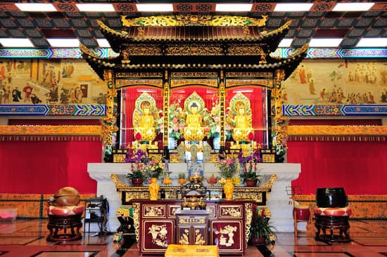 canva-chinese-temple-MAA7i29Jz5A