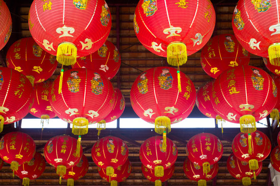 chinese lantern red in temple
