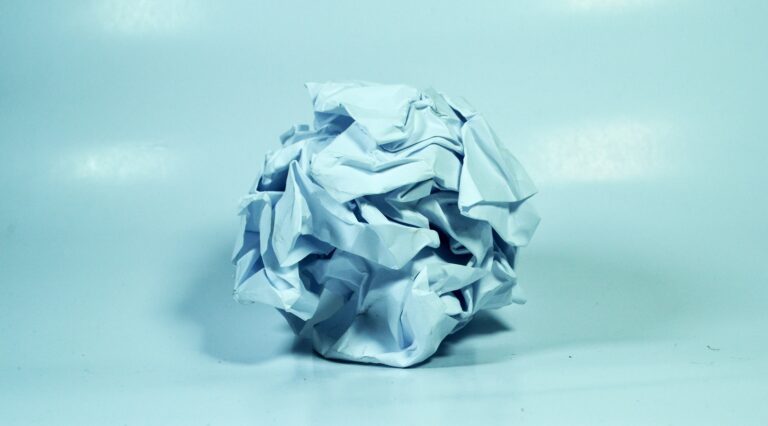 crushed-paper-1141810_1920-768×426